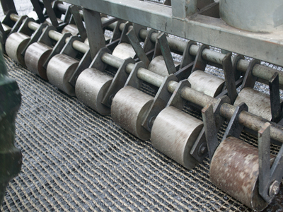 Aplicação da grelha pré-betuminada S&P Carbophalt® G