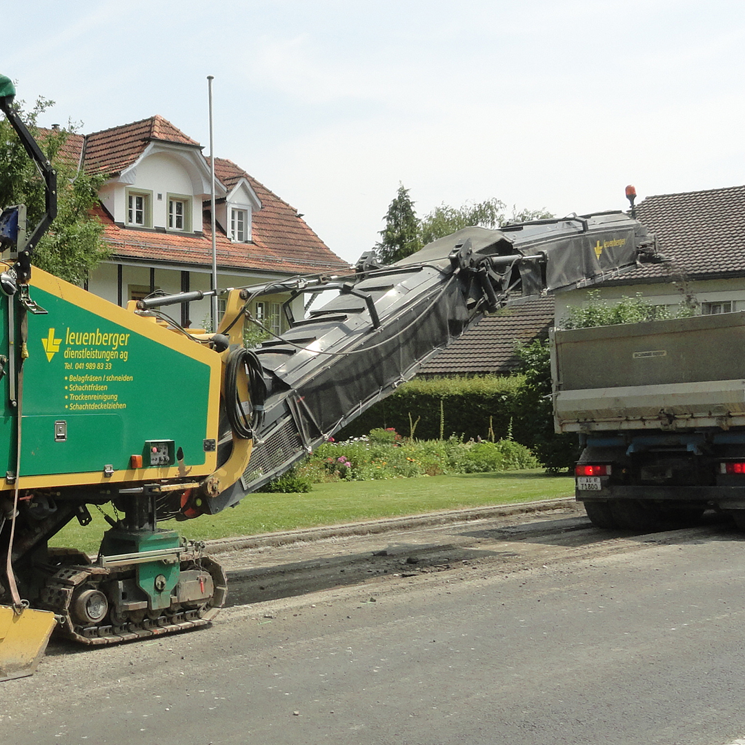 Preparation of substrate (milling and/or wet cleaning)