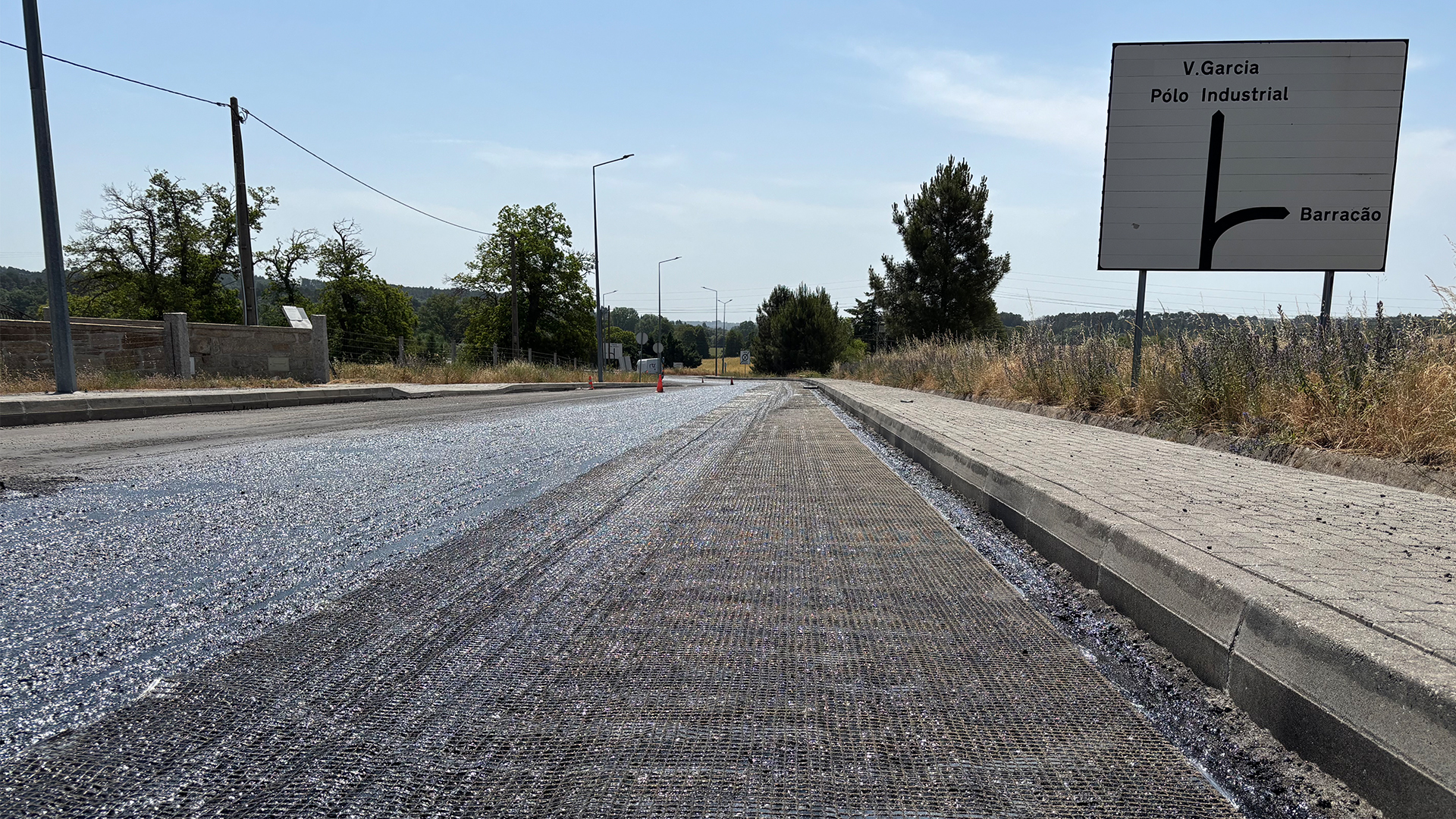 Melhoria estrutural do acesso rodoviário a uma plataforma logística