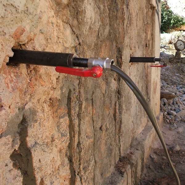 Aplicação de TECNOGROUT-IN