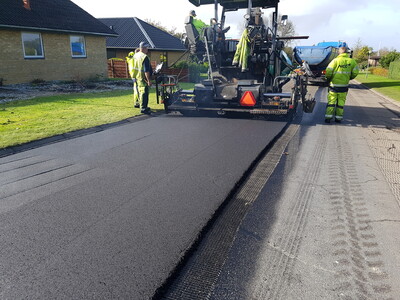 Laying of wearing course on top of S&P Carbophalt® G 200/200