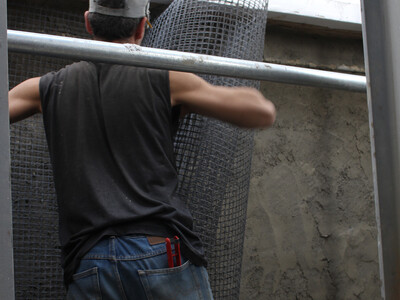 Flexibilidade em espaços muito apertados de colocação da malha de fibra de carbono Armo-mesh®